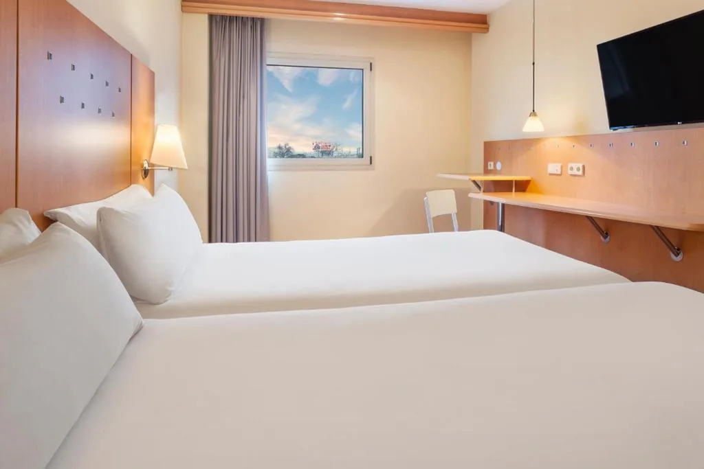 Standaard tweepersoonskamer met 2 bedden — B&B HOTEL Madrid Arganda