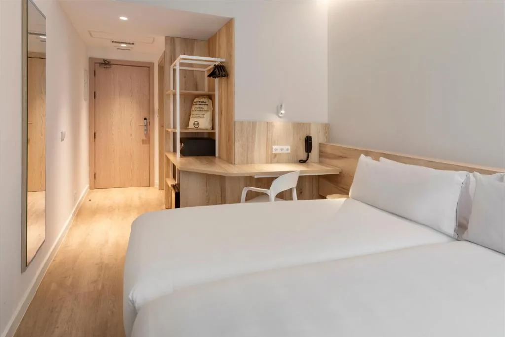 Habitación Doble - 2 camas — B&B HOTEL Madrid Carabanchel