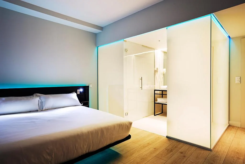 Habitación Doble Estándar Deluxe — B&B HOTEL Madrid Centro Puerta del Sol