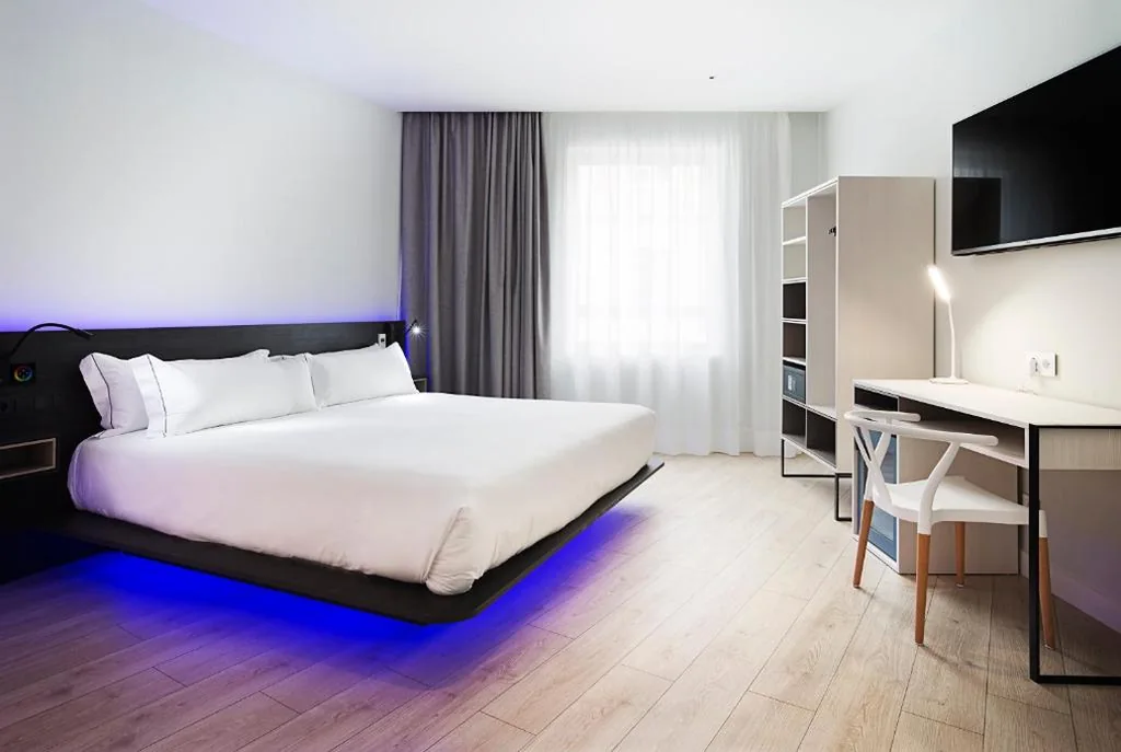 Habitación Doble Premium — B&B HOTEL Madrid Centro Puerta del Sol