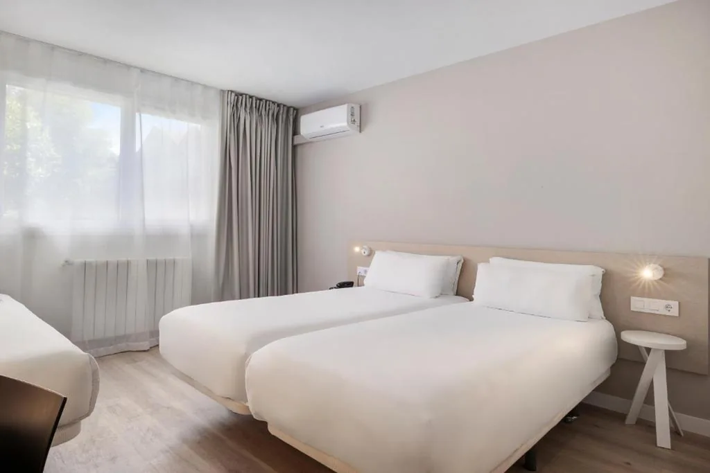 Doppelzimmer mit 2 Betten — B&B HOTEL Oviedo