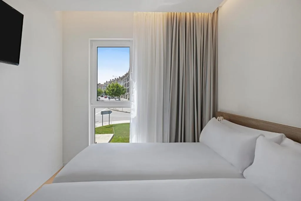 B&B HOTEL Santiago Milladoiro