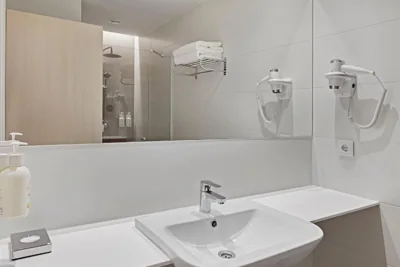 B&B HOTEL Santiago Milladoiro — foto 3