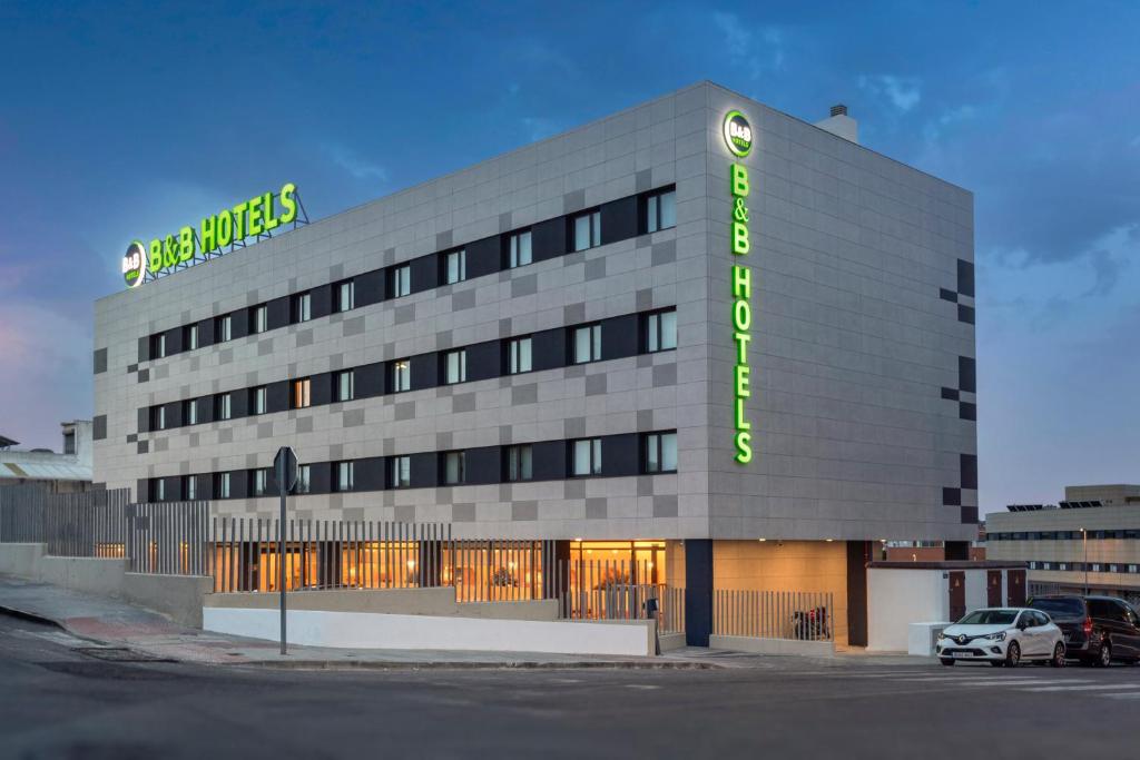 B&B HOTEL Sevilla Bormujos