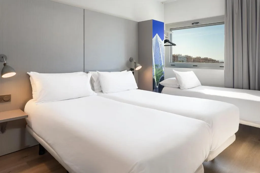 Habitación Triple — B&B HOTEL Valencia Aeropuerto
