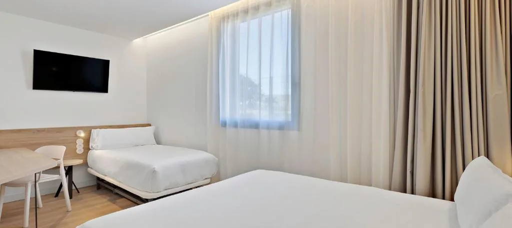 Habitación Triple — B&B HOTEL Valencia Alcàsser