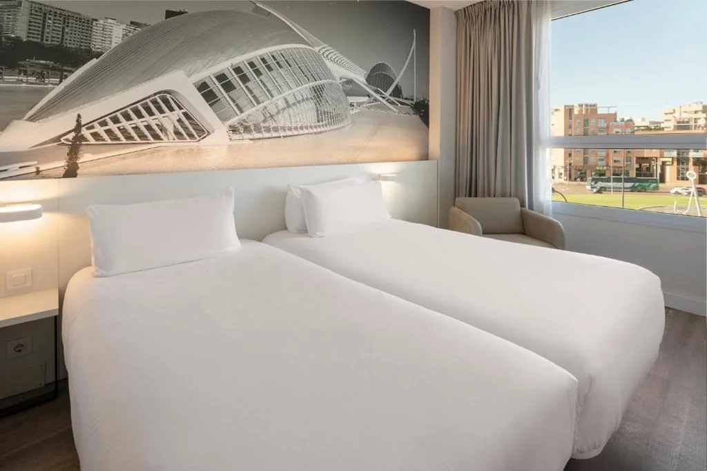 Camera doppia con letti singoli — B&B HOTEL Valencia Arena