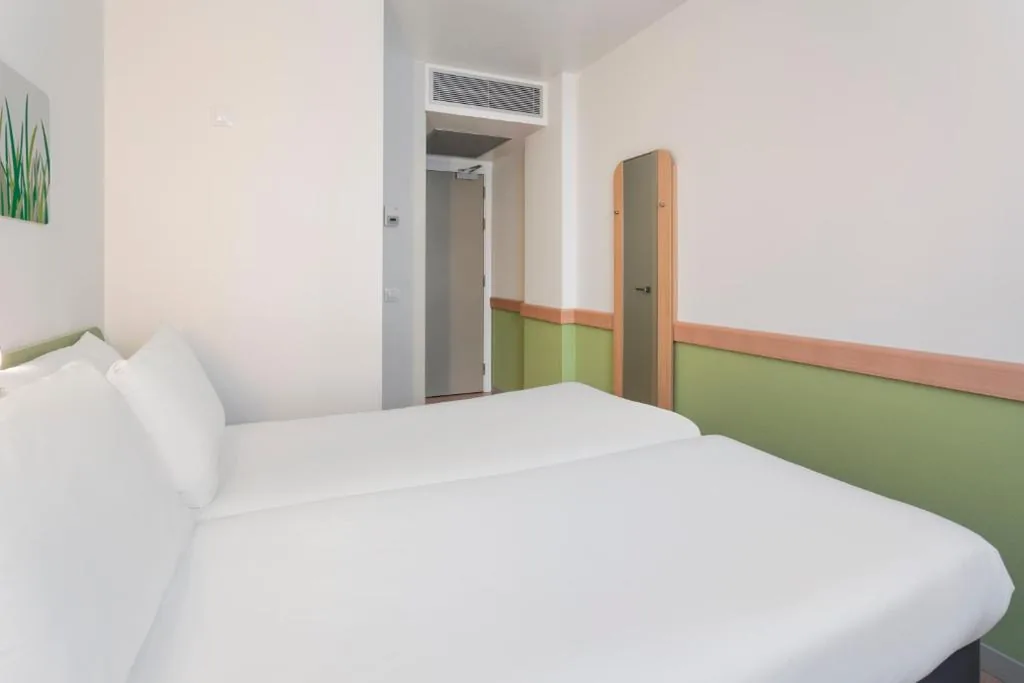Doppelzimmer mit 2 Betten — B&B HOTEL Zaragoza Plaza Mozart