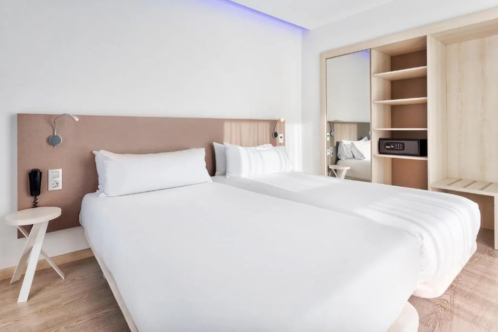 Habitación Doble - 2 camas — B&B HOTELS Donostia San Sebastián Aeropuerto