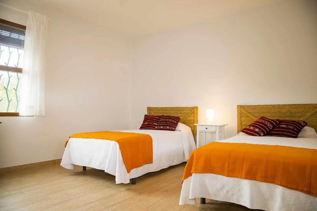 Habitación Doble con baño privado - 2 camas — B&B Masía Aitona