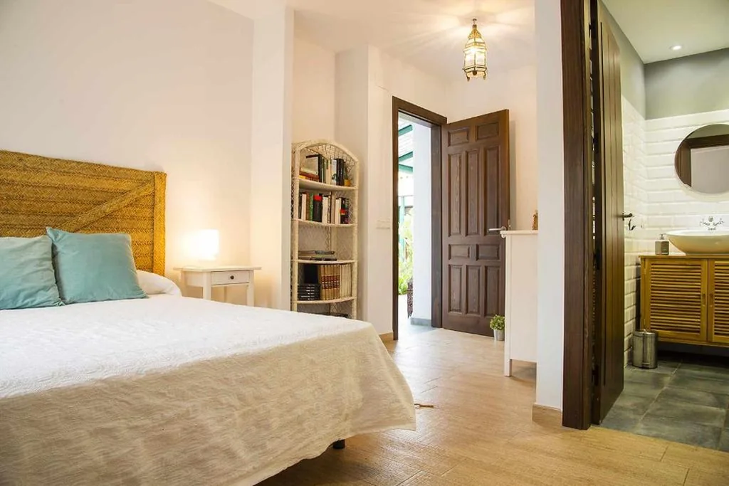 Habitación Doble con baño privado — B&B Masía Aitona