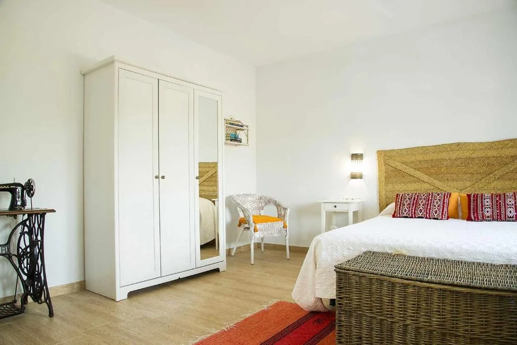 Habitación Doble con vistas a la montaña — B&B Masía Aitona
