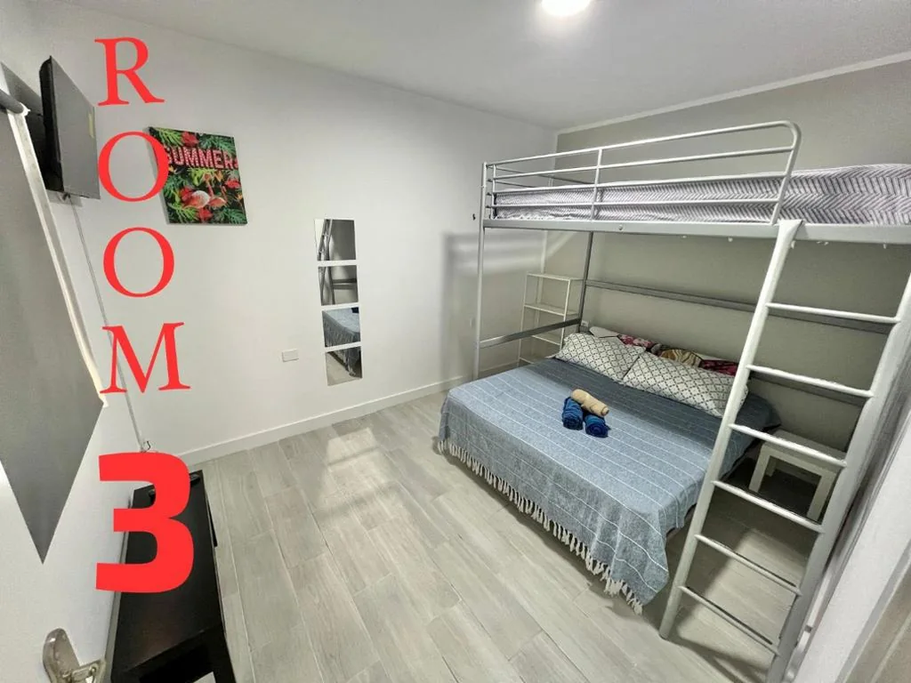 Habitación Doble con cama supletoria — B&b paraiso tenerife