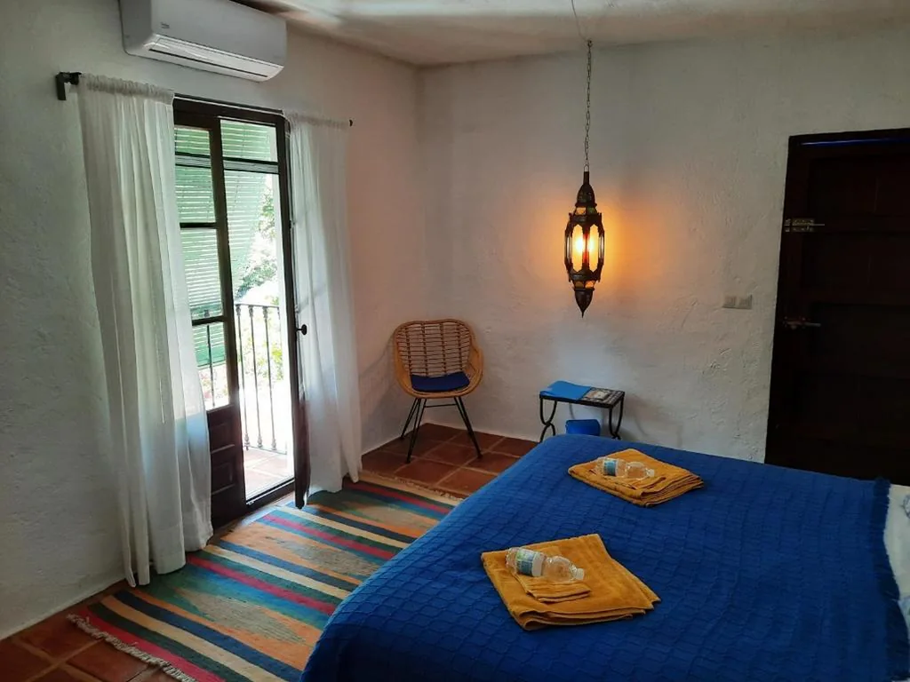 Habitación Doble con vistas a la montaña — B&B rural El Oasis
