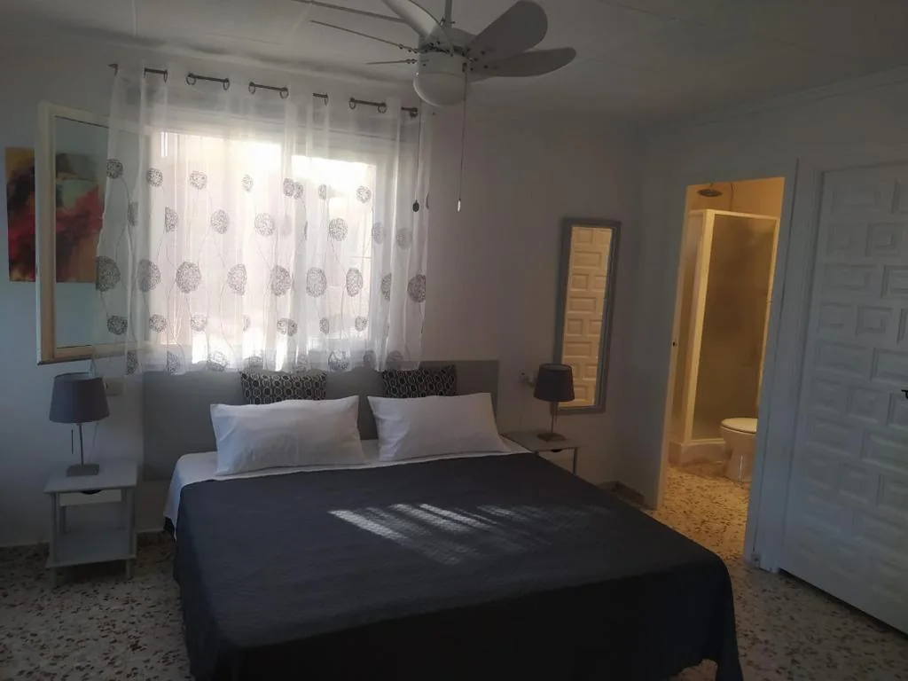 Doppelzimmer mit eigenem Bad — B&B Sensaltro