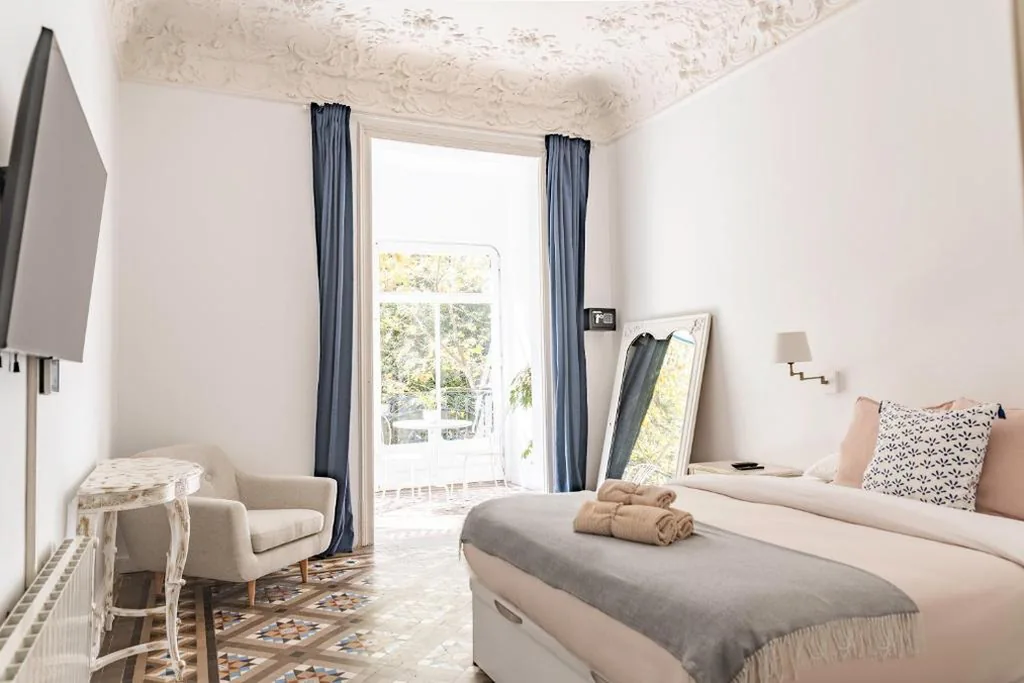 Double Room with Shared Bathroom — B-Garden BCN