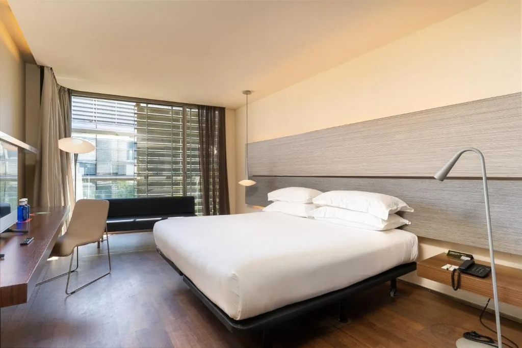 B Hotel