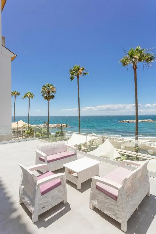 Deluxe Apartment mit 3 Schlafzimmern, Meerblick und Whirlpool-Badewanne — B51 Executive Flats Marbella