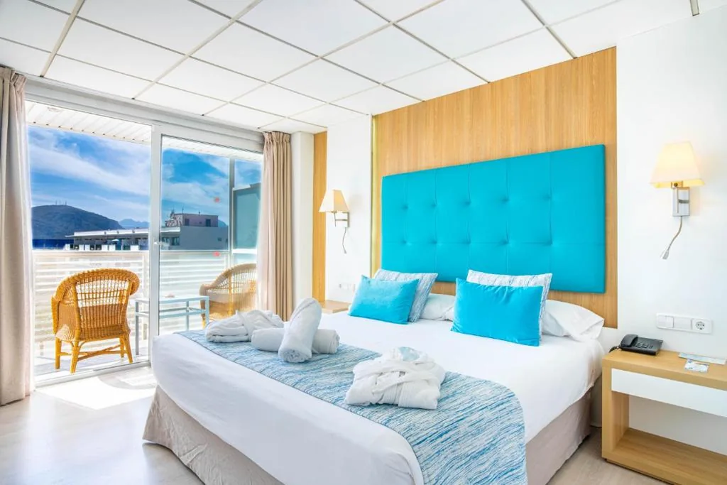 Junior Suite mit Bergblick — Bahía de Alcudia Hotel & Spa