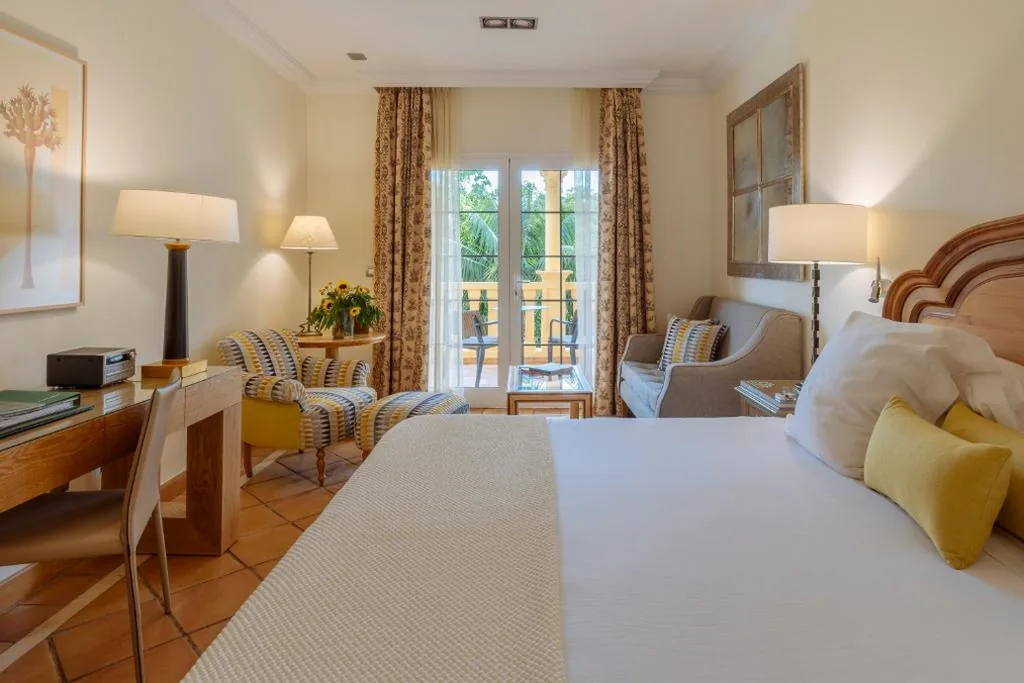 Chambre double Casas Ducales avec vue sur le jardin (2 adultes + 1 enfant) — Bahia del Duque