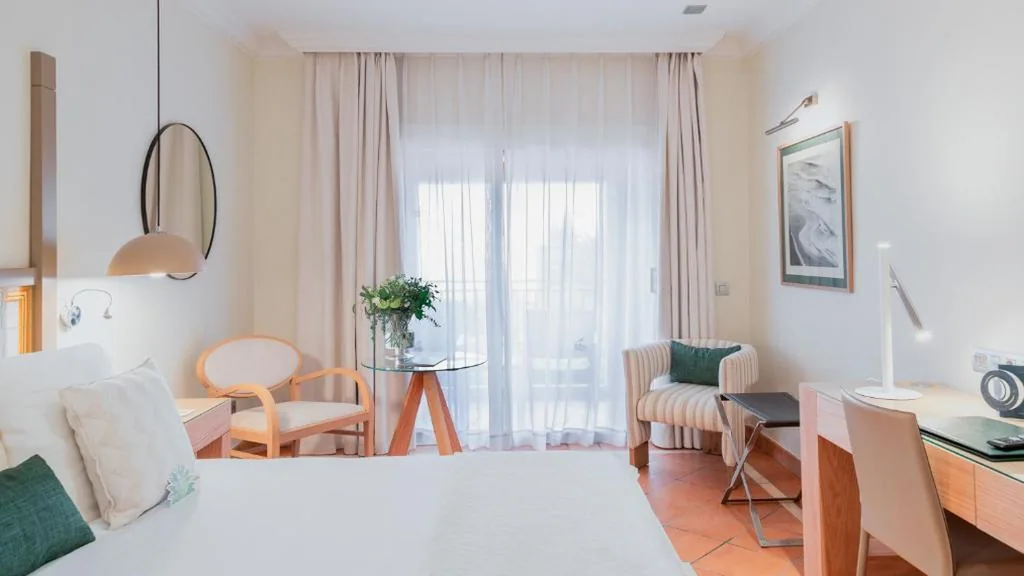 Chambre double avec vue sur le jardin (2 adultes + 1 enfant) — Bahia del Duque