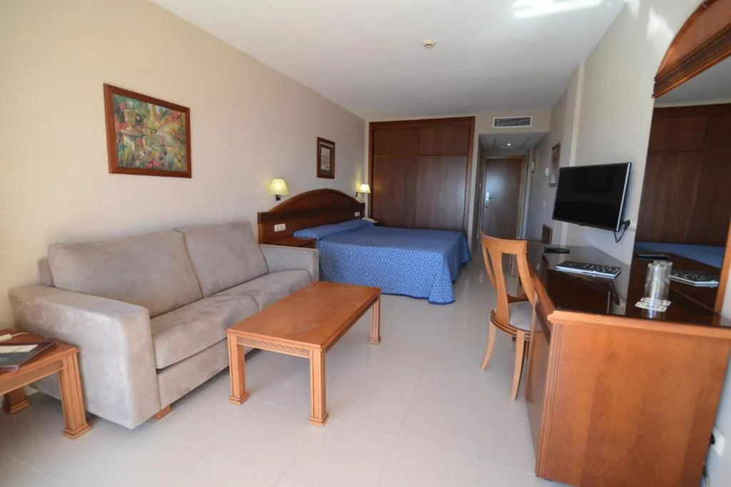 Dreibettzimmer (2 Erwachsene + 1 Kind) — Bahía Tropical