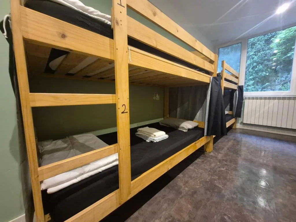 Litera en habitación compartida mixta — Balea Hostel