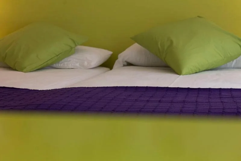 Habitación Doble con baño privado - 2 camas — Balenax Pensión