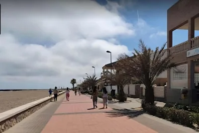 Bali Beach Puzol playa cerca de Sagunto y Valencia Maratón y Moto GP — Foto 6