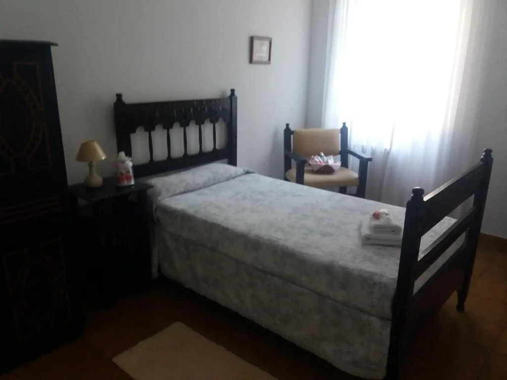 Quarto Individual com Casa de Banho — Balneario Casa Pallotti