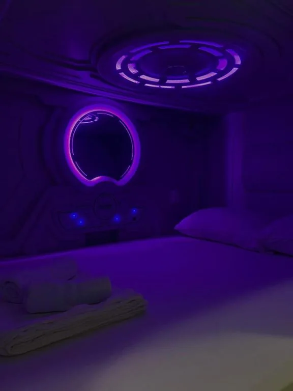 bambu hostel capsules