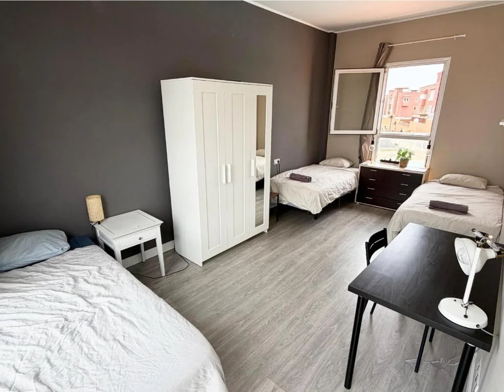 Cama individual en habitación compartida mixta — Banama Coliving 1 - Coworking, Surf & Yoga