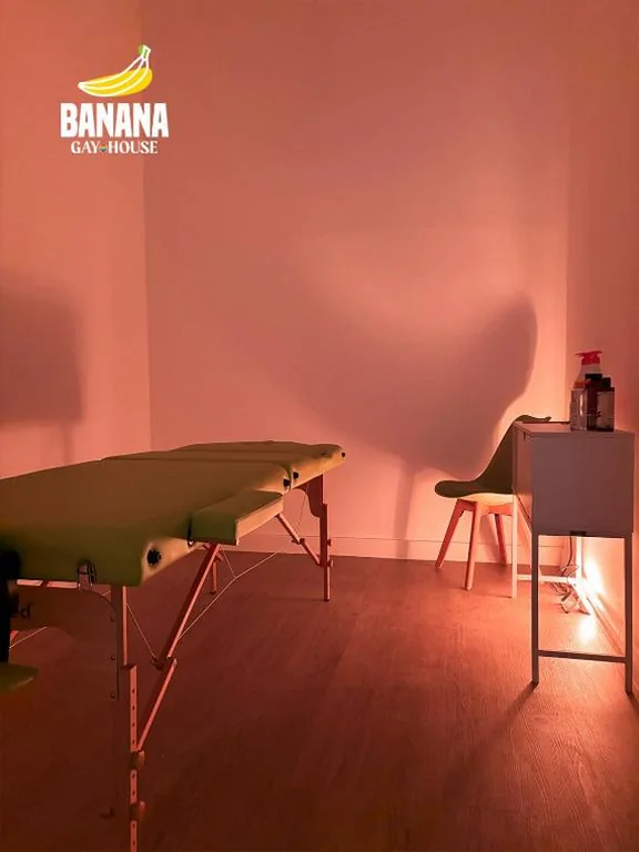 Banana Gay House - Only Men
