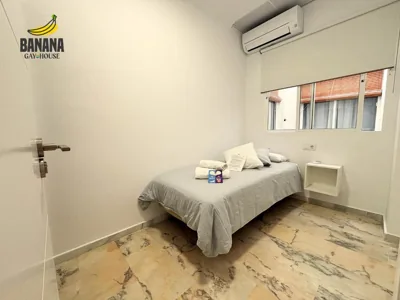 Banana Gay House - Only Men — 照片 6