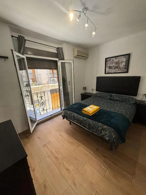 Habitación Doble con baño compartido — Barbieri Granada Pensión