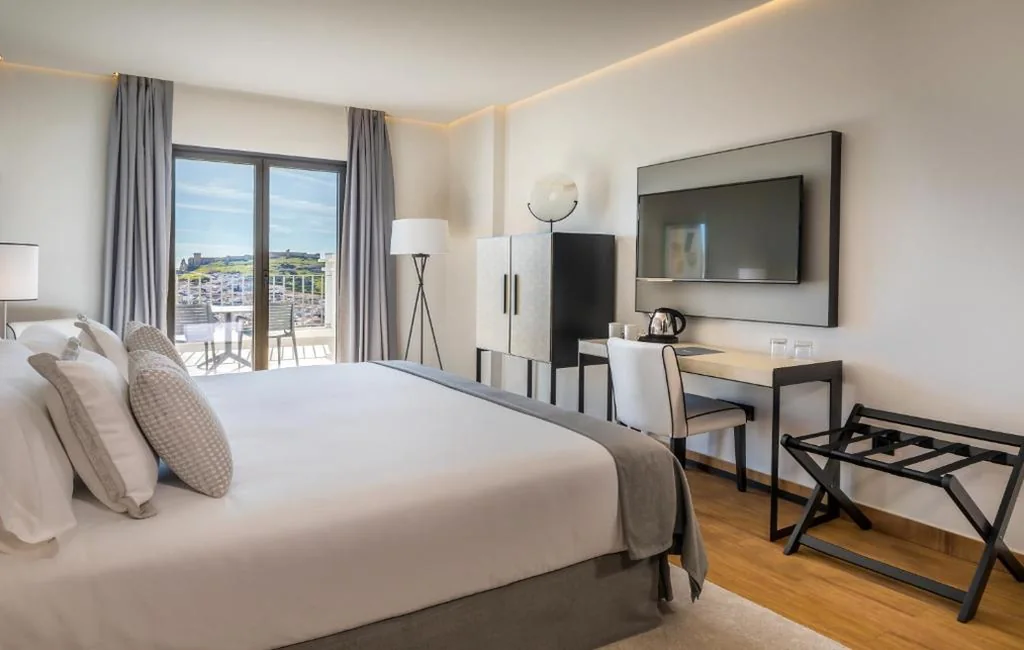 Camera doppia Deluxe con terrazza e vista sulla piscina (2 persone) — Barceló Aracena & Spa