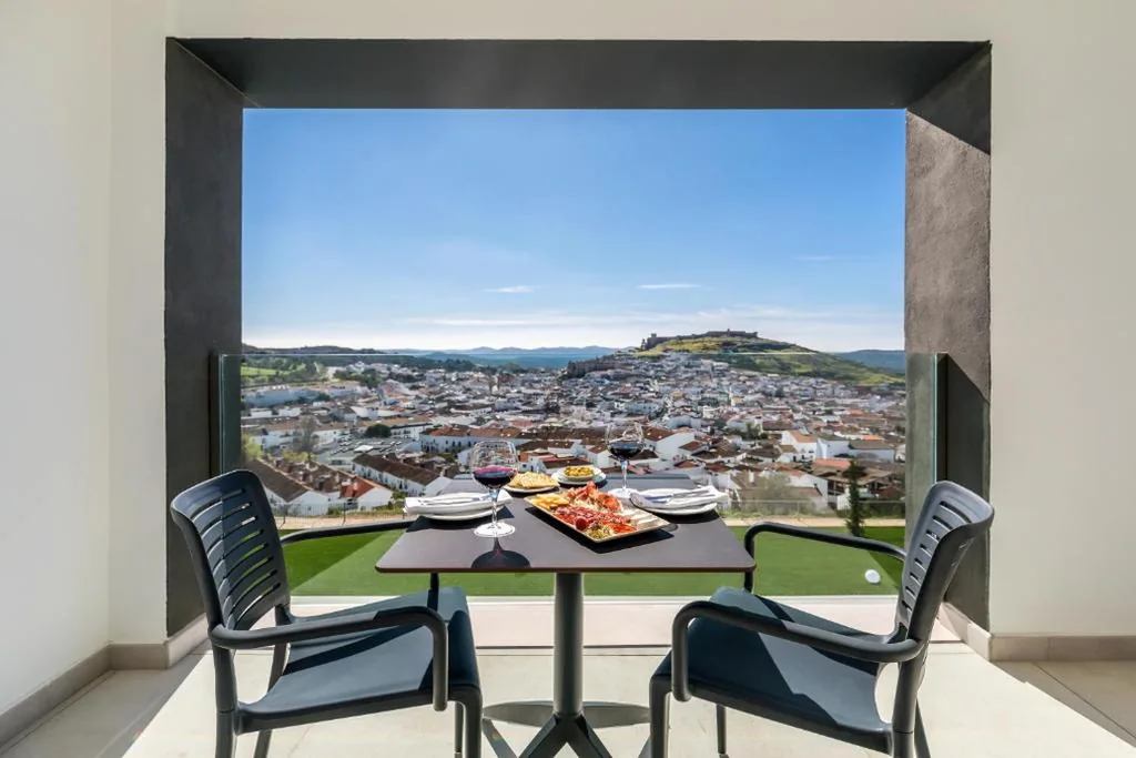 Camera doppia Deluxe con vista panoramica sul castello — Barceló Aracena & Spa