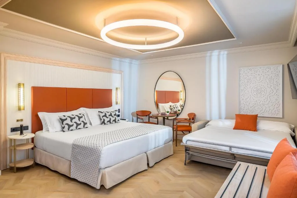 Familiekamer (3 volwassenen) — Barceló Carmen Granada