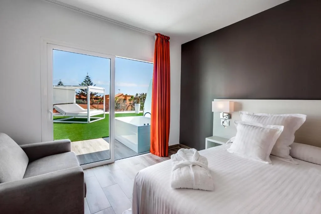 Deluxe Double Room with Spa Bath — Barceló Corralejo Sands
