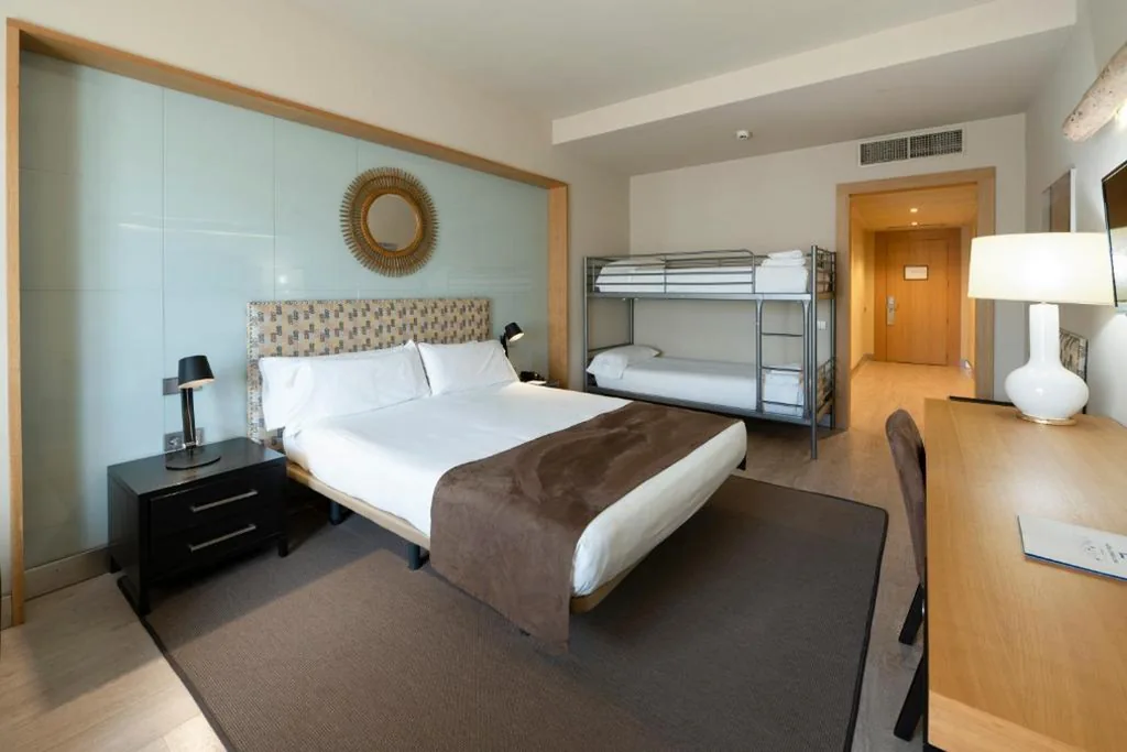Habitación Familiar — Barceló León Conde Luna