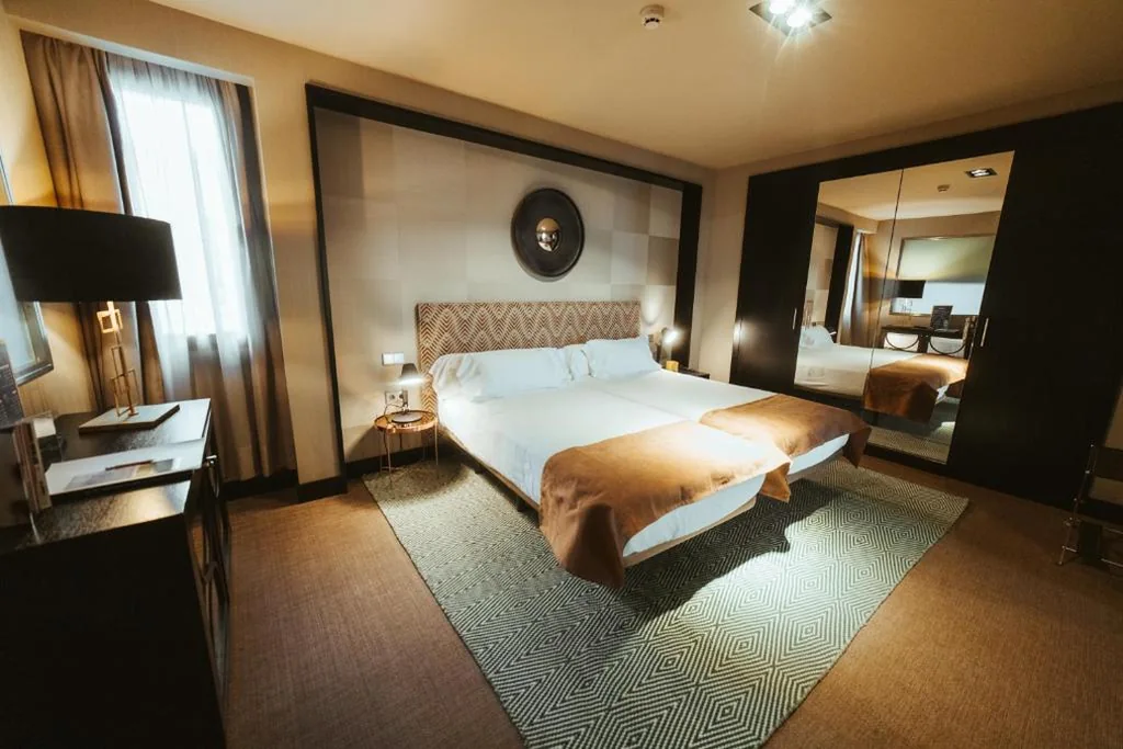 Suite — Barceló León Conde Luna