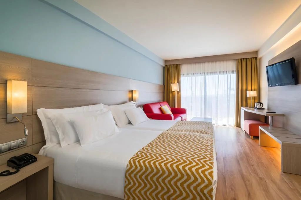 Familienzimmer (2 Erwachsene + 1 Kind) — Barceló Margaritas
