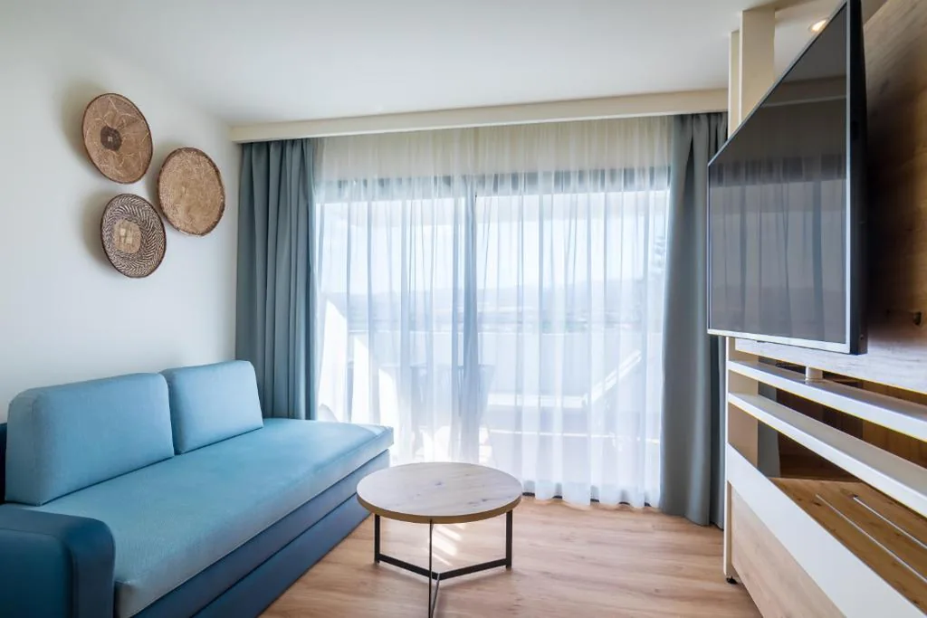 Suite Junior Deluxe — Barceló Margaritas Royal Level Adults Only