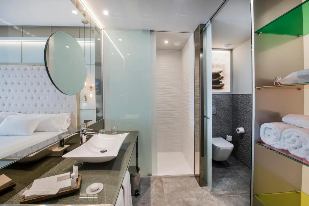 2x2 Family Plan (connecting rooms) — Barceló Ourense