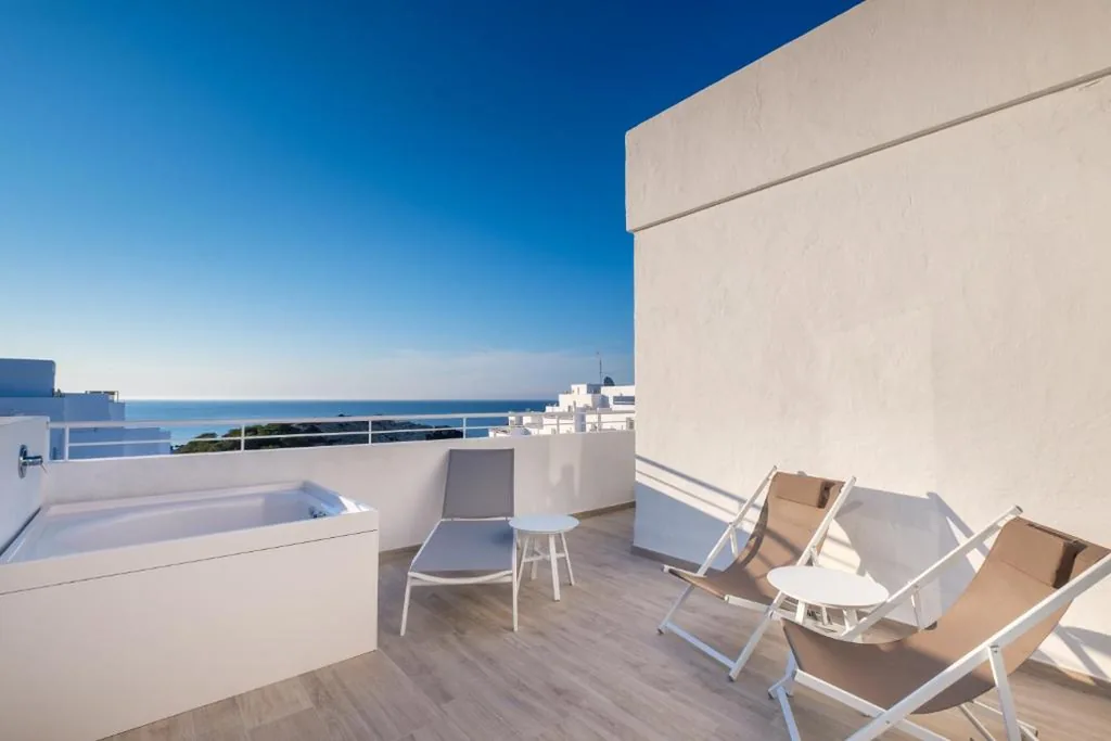 Deluxe-Doppelzimmer mit Whirlpool — Barceló Portinatx - Adults Only