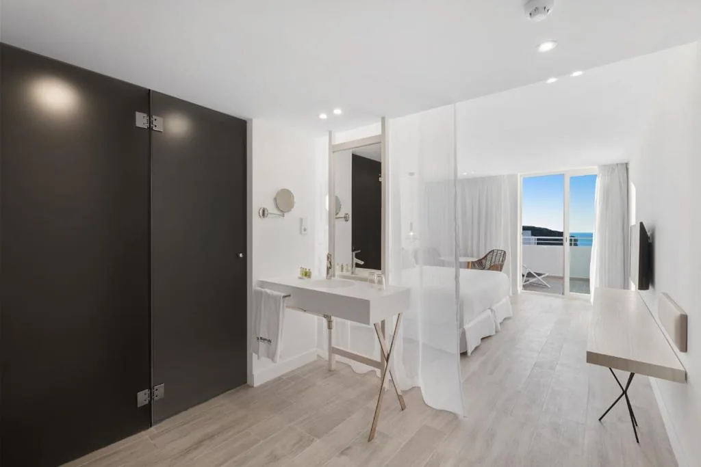 Superior-Doppelzimmer mit Meerblick — Barceló Portinatx - Adults Only