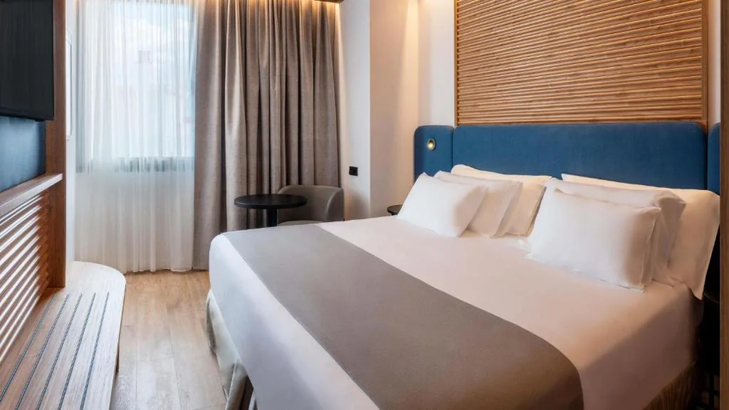 Quarto Duplo - 1 ou 2 camas — Barceló Santa Cruz Contemporáneo