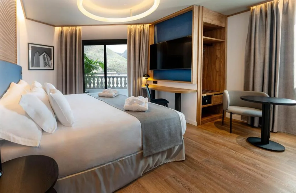 Quarto Duplo com Varanda - 1 ou 2 camas — Barceló Santa Cruz Contemporáneo