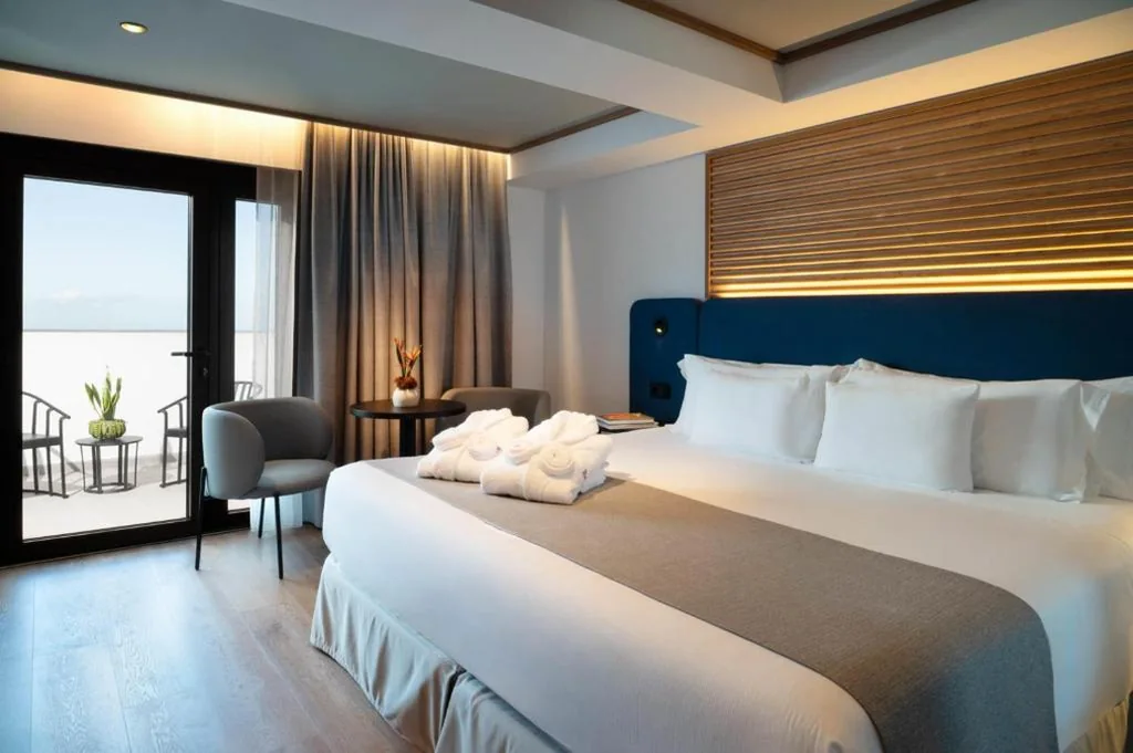 Quarto Duplo Superior com Terraço - 1 ou 2 camas — Barceló Santa Cruz Contemporáneo