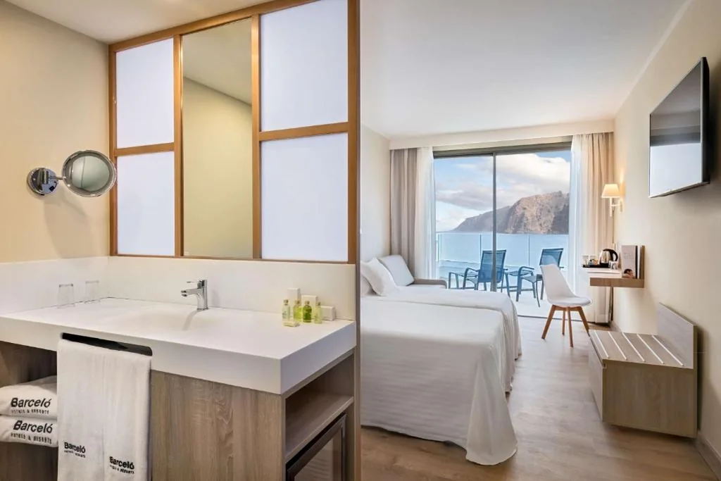 Habitación Doble Deluxe con vistas al mar (1 adulto) — Barceló Santiago - Adults Only